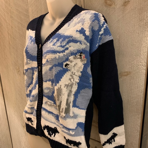 National Wildlife Sweater - Picture 3 of 4
